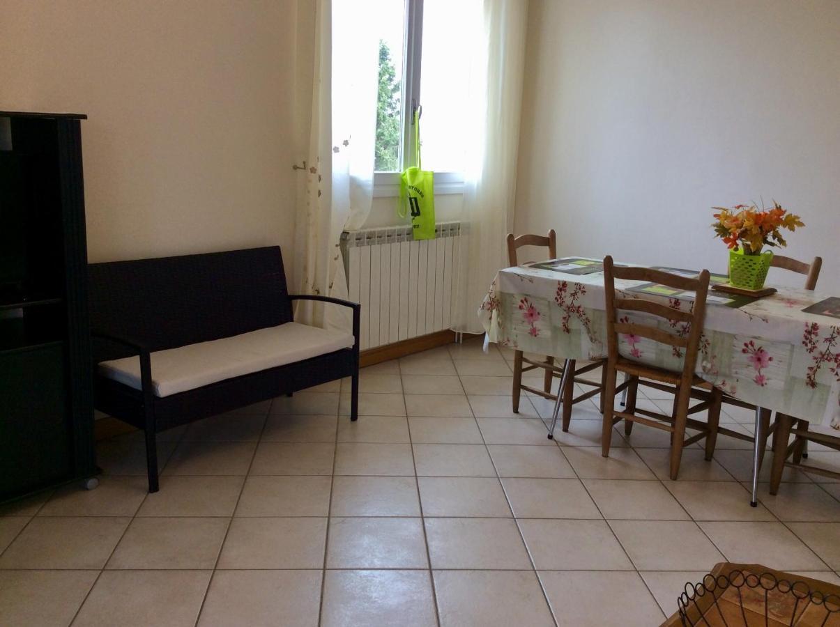 Maison Avec Veranda Proche Du Centre Ville Rignac  Buitenkant foto